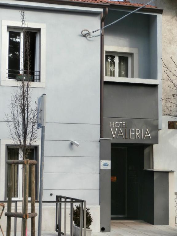 Hotel Valeria Вилла-Опичина Экстерьер фото